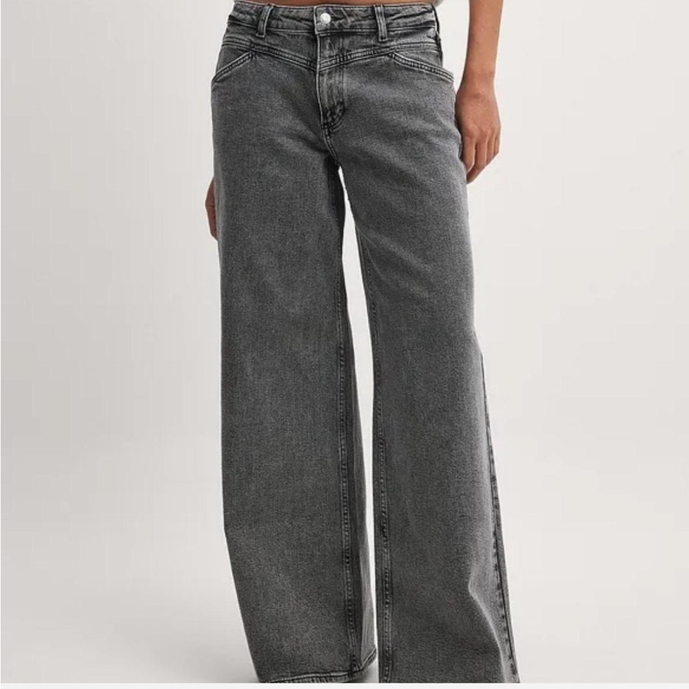 NWT NA-KD Grey “Low Waist Wide Leg Jean with Seam Detail”